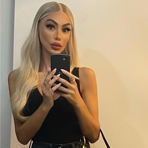 Meet your Posher, Max